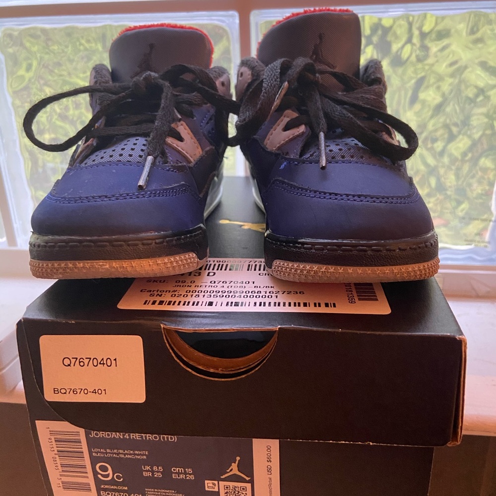 Nike Jordan 4 Retro kids size 9